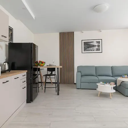 Bright With The Perfect Space For Remote Working By Renters