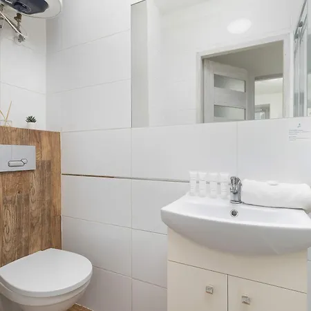 Apartament Bright With The Perfect Space For Remote Working By Renters Chorzów
